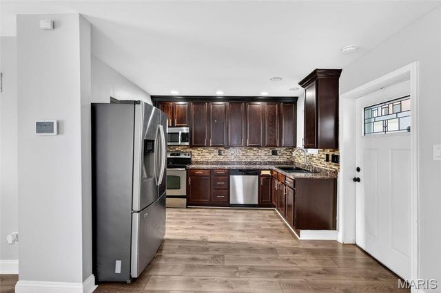 112 E Arlee Avenue, St Louis, MO 63125