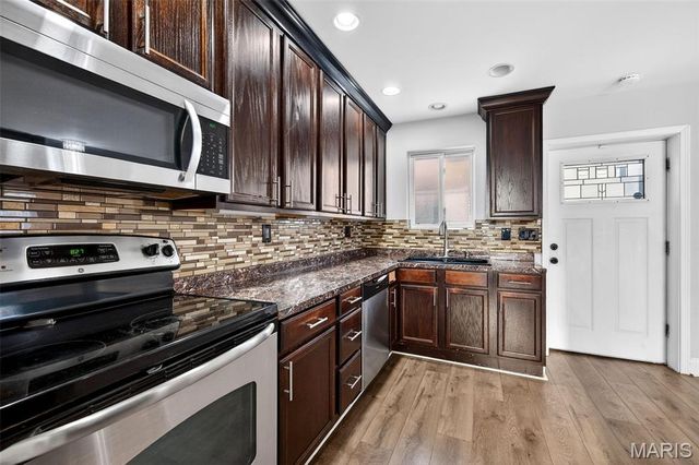 112 E Arlee Avenue, St Louis, MO 63125