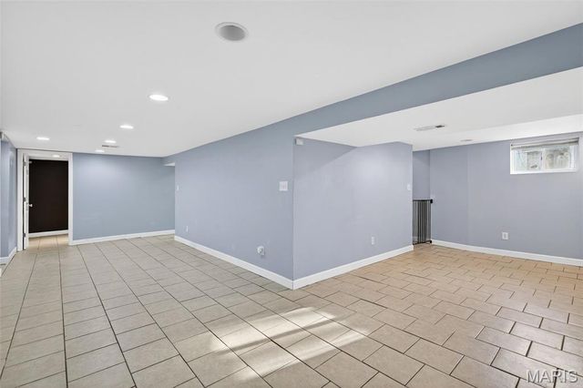 112 E Arlee Avenue, St Louis, MO 63125