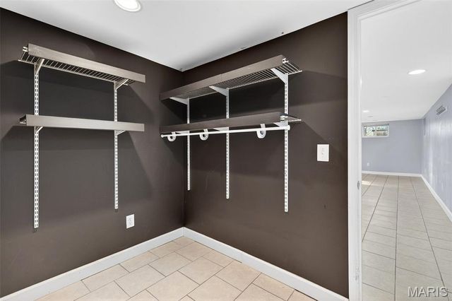 112 E Arlee Avenue, St Louis, MO 63125