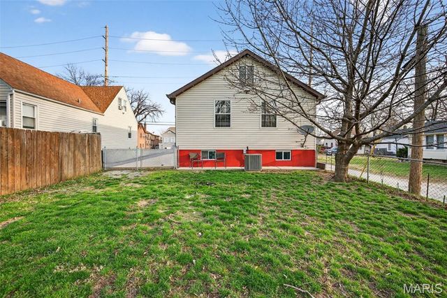 112 E Arlee Avenue, St Louis, MO 63125