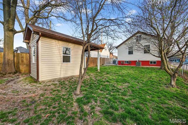 112 E Arlee Avenue, St Louis, MO 63125