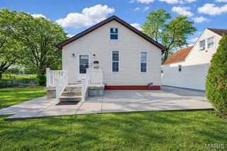 112 E Arlee Avenue, St Louis, MO 63125