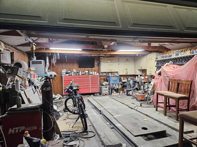 406 N Prospect Manor Avenue, Mount Prospect, IL 60056