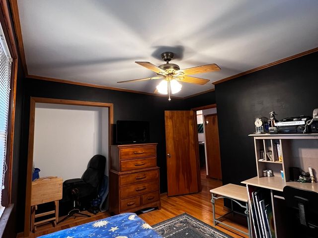 406 N Prospect Manor Avenue, Mount Prospect, IL 60056