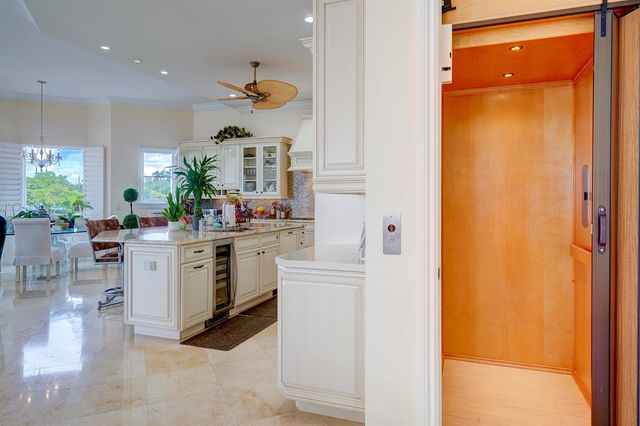 2775 Lake Drive, Singer Island, FL 33404