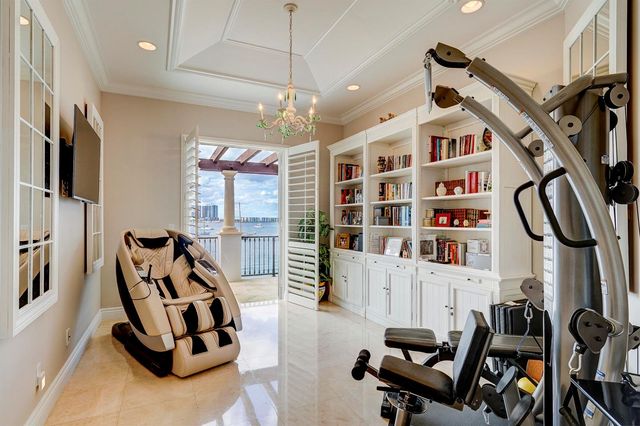 2775 Lake Drive, Singer Island, FL 33404