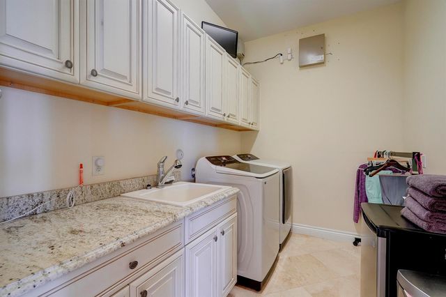 2775 Lake Drive, Singer Island, FL 33404