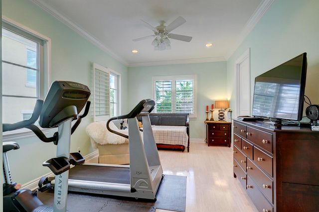 2775 Lake Drive, Singer Island, FL 33404