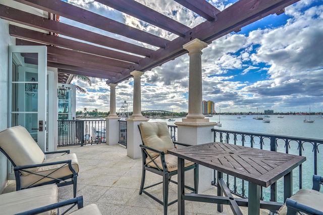 2775 Lake Drive, Singer Island, FL 33404