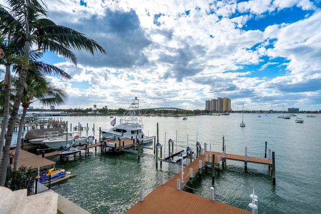 2775 Lake Drive, Singer Island, FL 33404