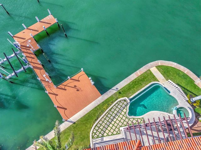 2775 Lake Drive, Singer Island, FL 33404