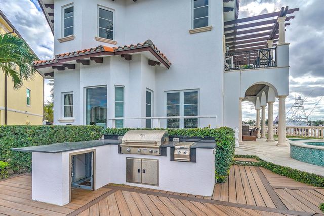 2775 Lake Drive, Singer Island, FL 33404