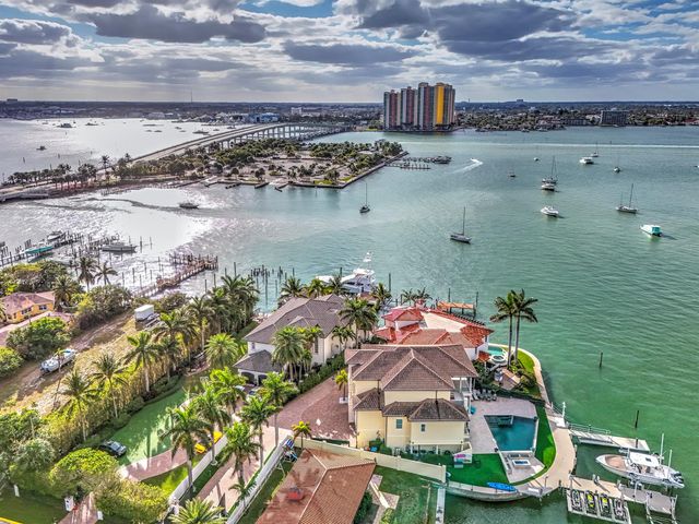 2775 Lake Drive, Singer Island, FL 33404