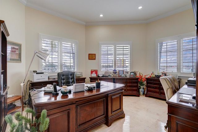 2775 Lake Drive, Singer Island, FL 33404