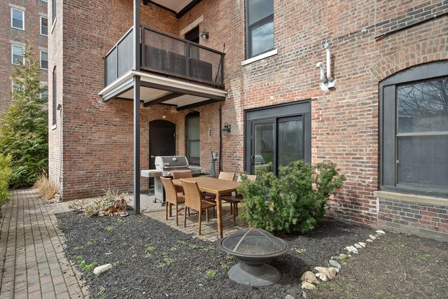 1471 Beacon Street 1, Brookline, MA 02445