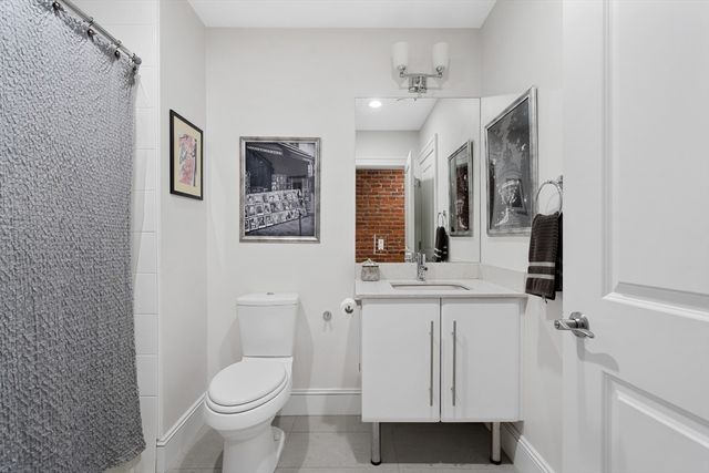 1471 Beacon Street 1, Brookline, MA 02445