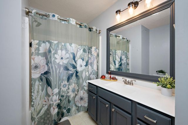 13804 54th Avenue N, Plymouth, MN 55446