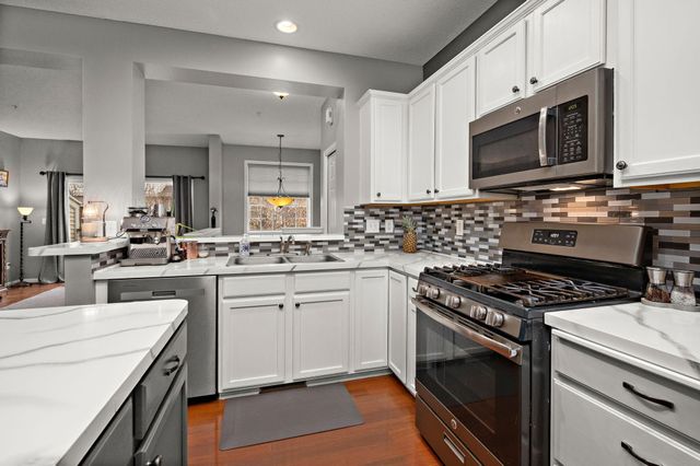 13804 54th Avenue N, Plymouth, MN 55446