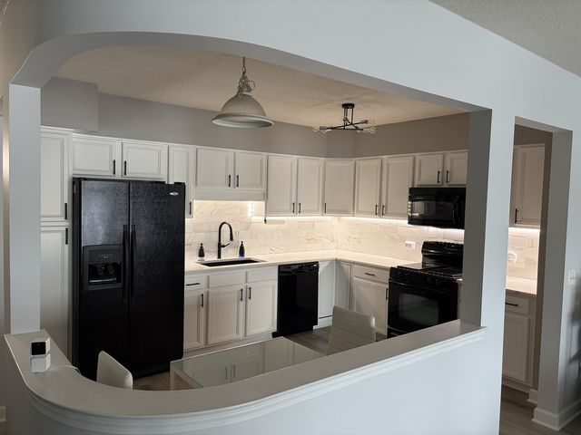 1349 E Washington Street 404, Des Plaines, IL 60016