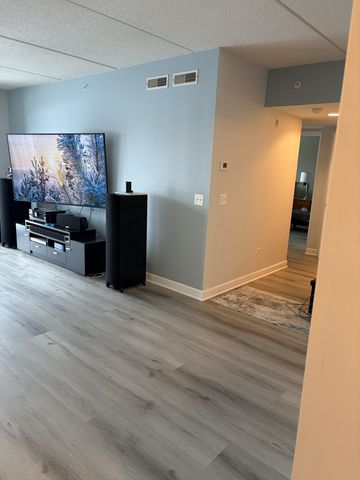 1349 E Washington Street 404, Des Plaines, IL 60016