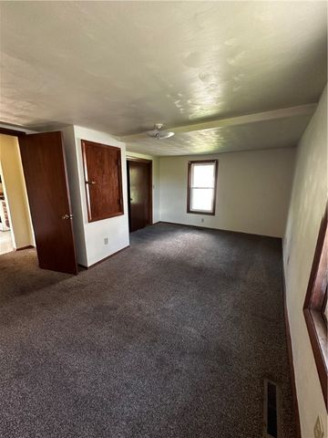 2179 Woodbine Dr, Hermitage, PA 16148