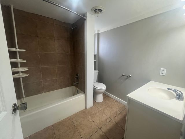 1470 S Demeter Drive, Freeport, IL 61032