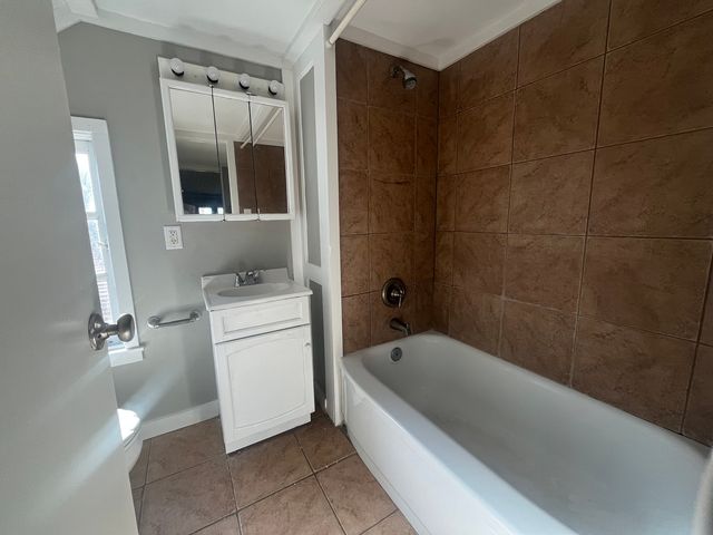 1470 S Demeter Drive, Freeport, IL 61032