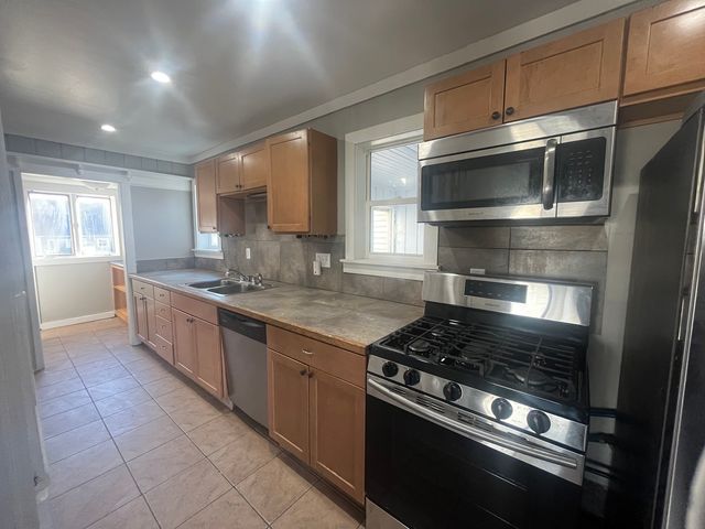 1470 S Demeter Drive, Freeport, IL 61032