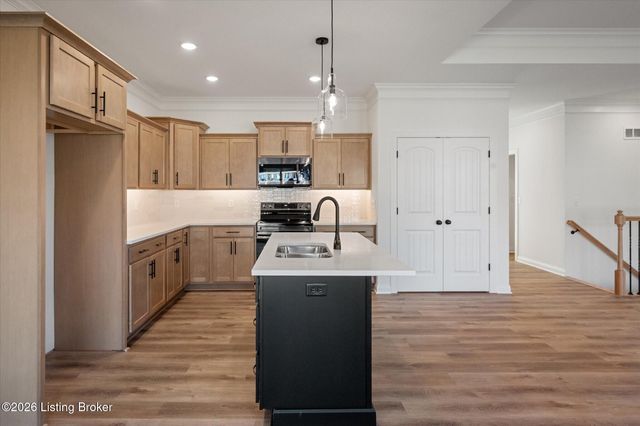 150 Broken Arrow Ct, Mt Washington, KY 40047