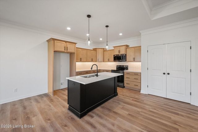 150 Broken Arrow Ct, Mt Washington, KY 40047