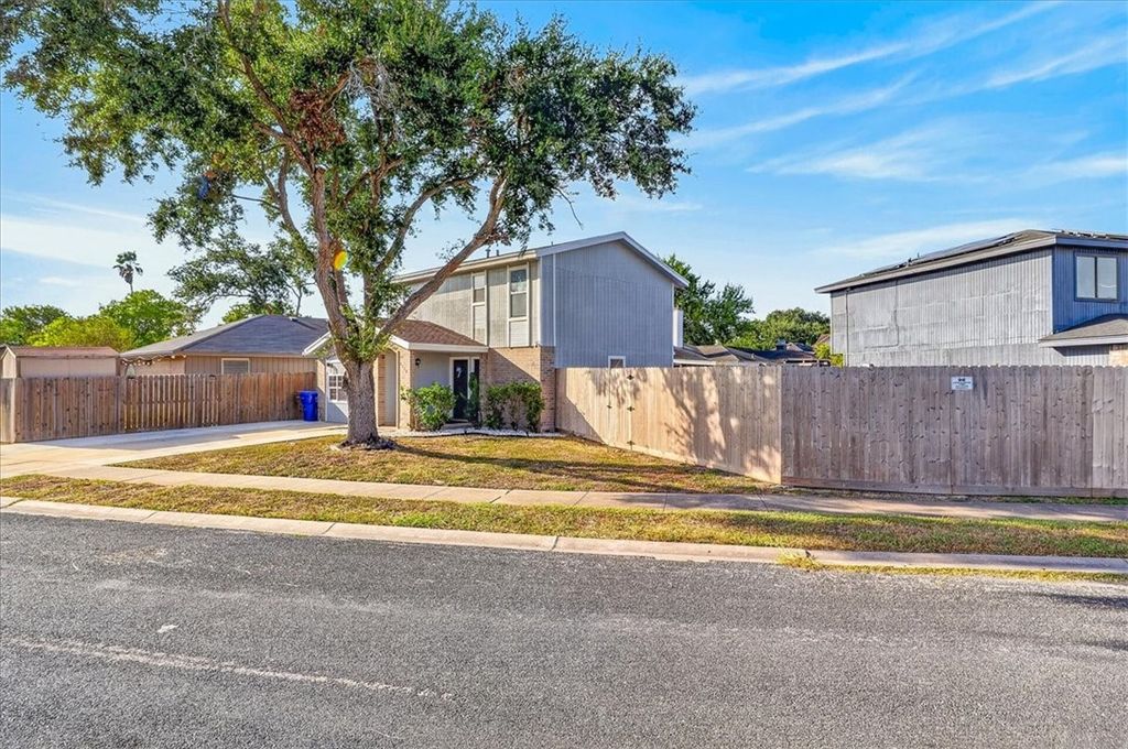 2629 Allencrest Dr, Corpus Christi, TX 78415 — photo 3