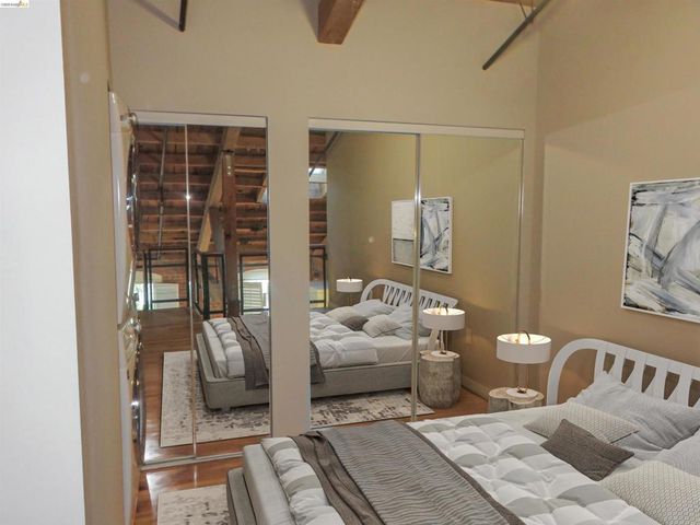 720 York St 212, San Francisco, CA 94110