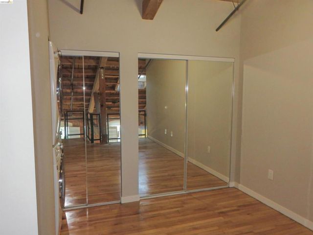 720 York St 212, San Francisco, CA 94110
