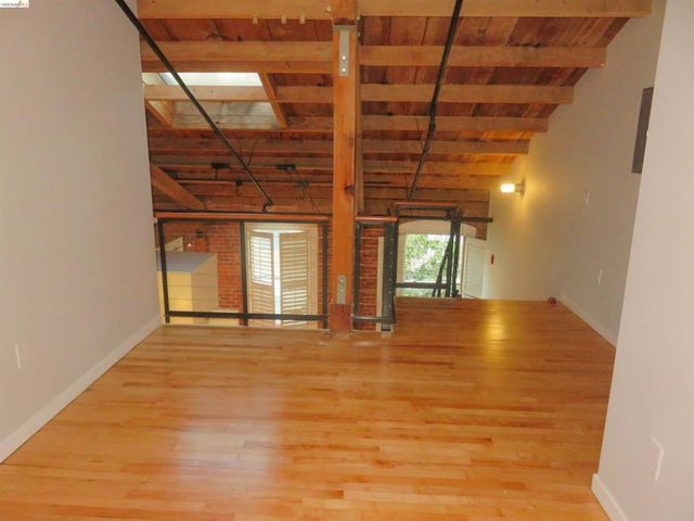 720 York St 212, San Francisco, CA 94110