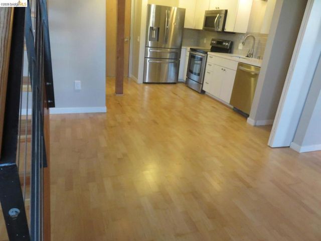 720 York St 212, San Francisco, CA 94110