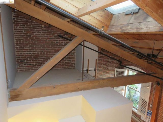 720 York St 212, San Francisco, CA 94110