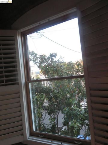 720 York St 212, San Francisco, CA 94110