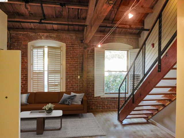 720 York St 212, San Francisco, CA 94110
