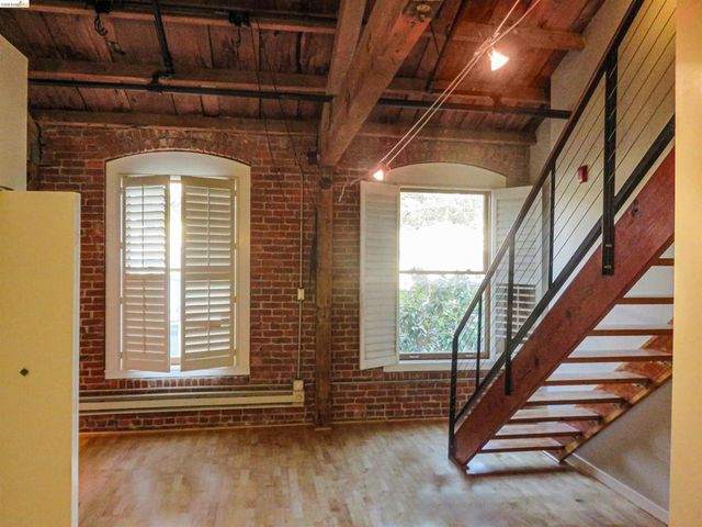720 York St 212, San Francisco, CA 94110