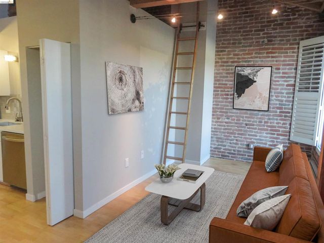 720 York St 212, San Francisco, CA 94110