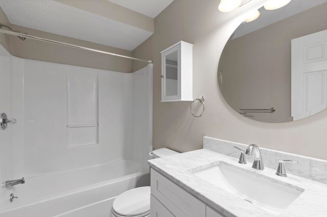 50 Brookside Dr Apt J1, Exeter, NH 03833