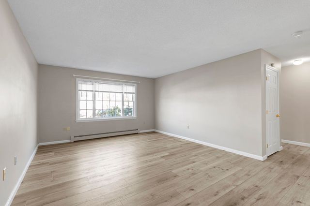 50 Brookside Dr Apt J1, Exeter, NH 03833