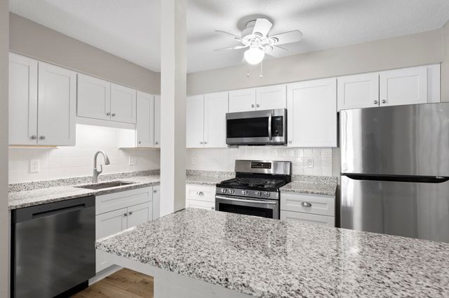 50 Brookside Dr Apt J1, Exeter, NH 03833