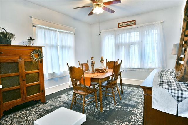 562 Belmont Avenue NE, Warren, OH 44483