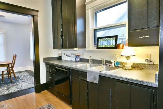 562 Belmont Avenue NE, Warren, OH 44483