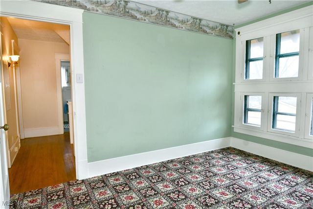 562 Belmont Avenue NE, Warren, OH 44483