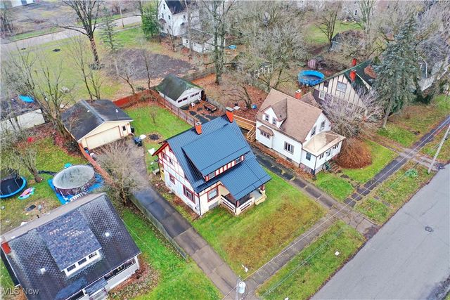 562 Belmont Avenue NE, Warren, OH 44483