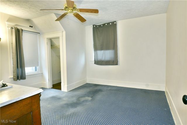 562 Belmont Avenue NE, Warren, OH 44483