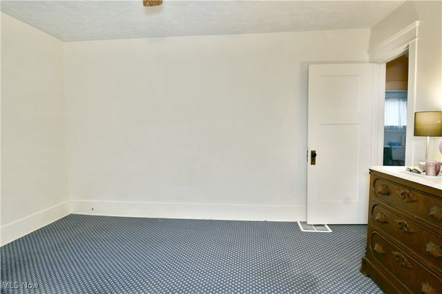 562 Belmont Avenue NE, Warren, OH 44483